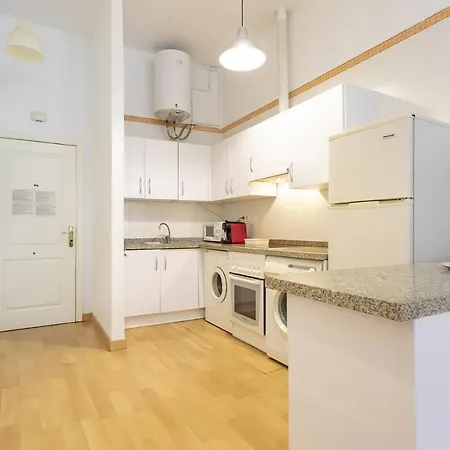 -malagasunapts-prime Location Historic Centre * Málaga